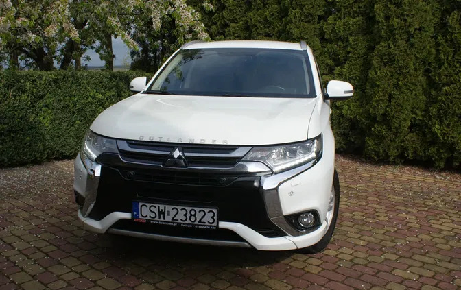 mitsubishi outlander Mitsubishi Outlander cena 66950 przebieg: 255000, rok produkcji 2017 z Wieliczka